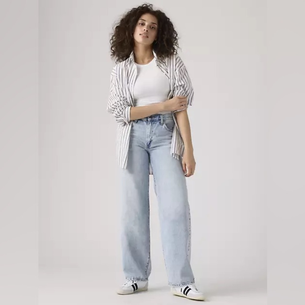 Levi’s Baggy Dad Jean Slightly Distressed Light Wash Size 26 /29” Inseam Midrise - Picture 14 of 14